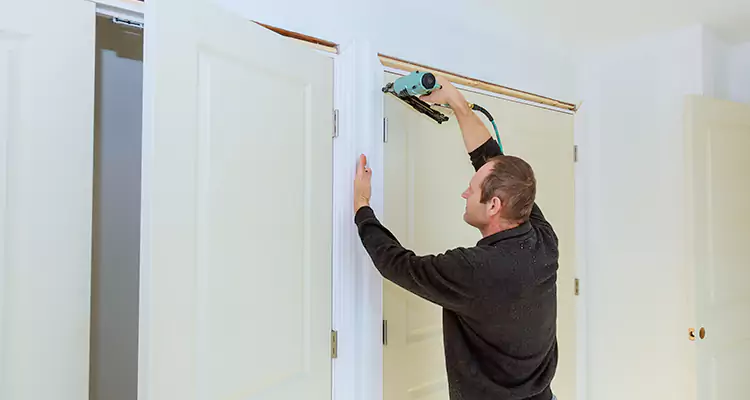 Top Rated Door Fixing ServiceFixing Garage Door Track in San Carlos Park, FL